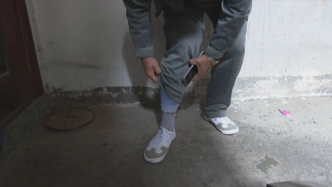 DƬ